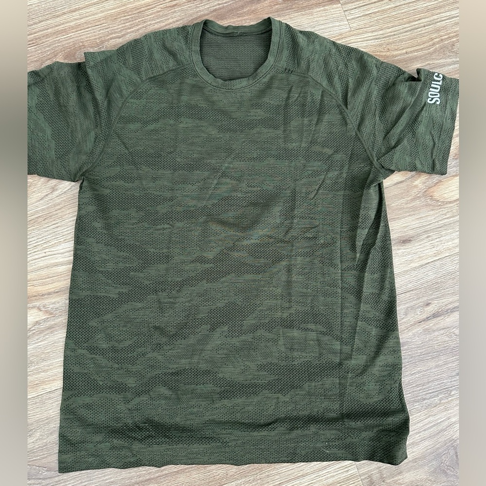Men’s LuLulemon Metal Vent Tech tshirt. Size L